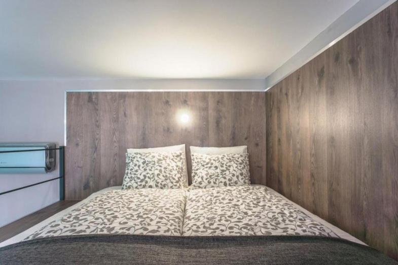 Chambre Lit Queen-Size avec Balcon