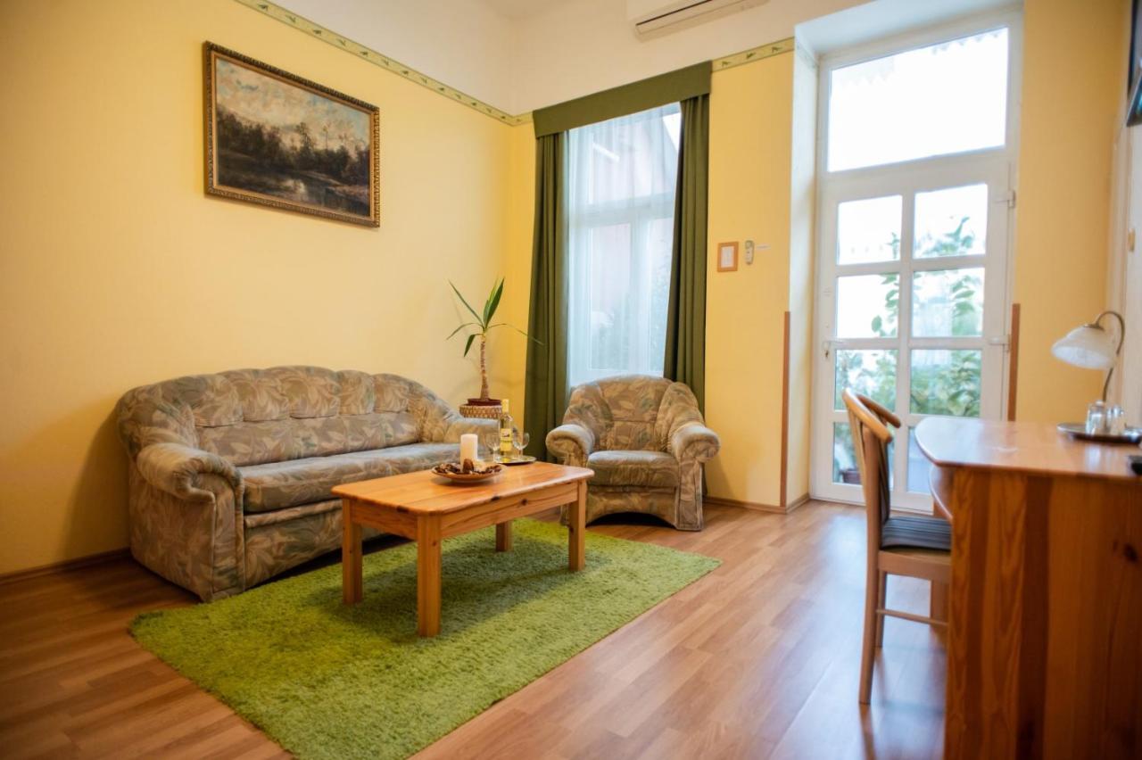 One-Bedroom Suite