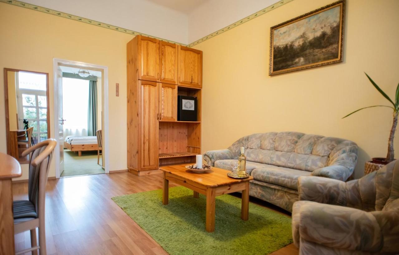 One-Bedroom Suite