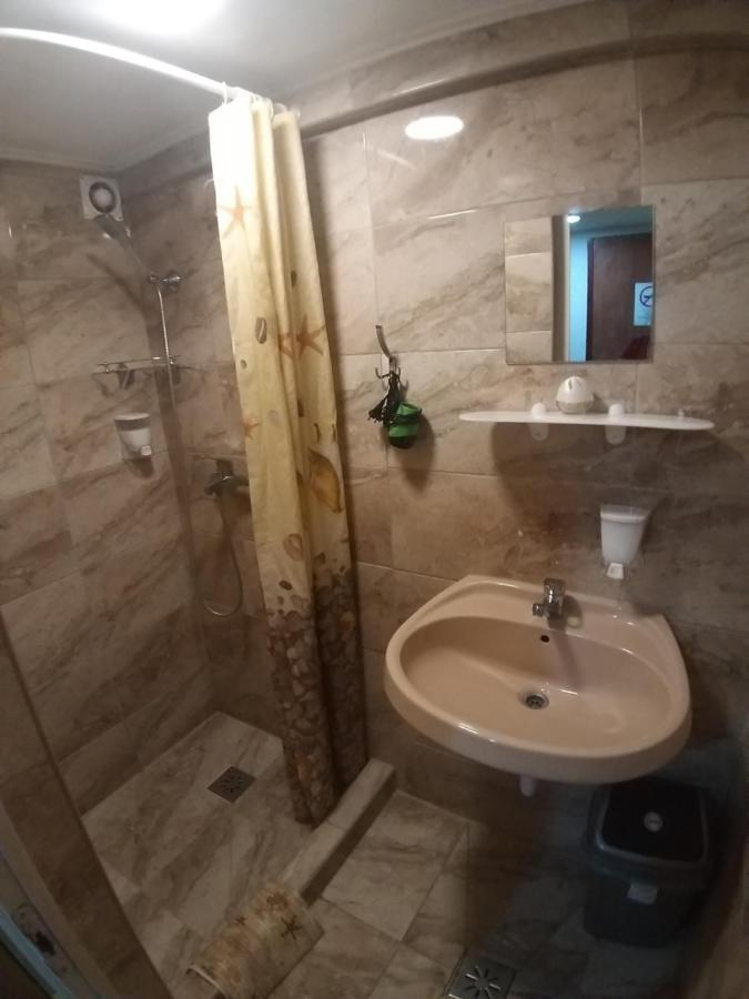 Chambre Double ou Lits Jumeaux avec Salle de Bains Privative