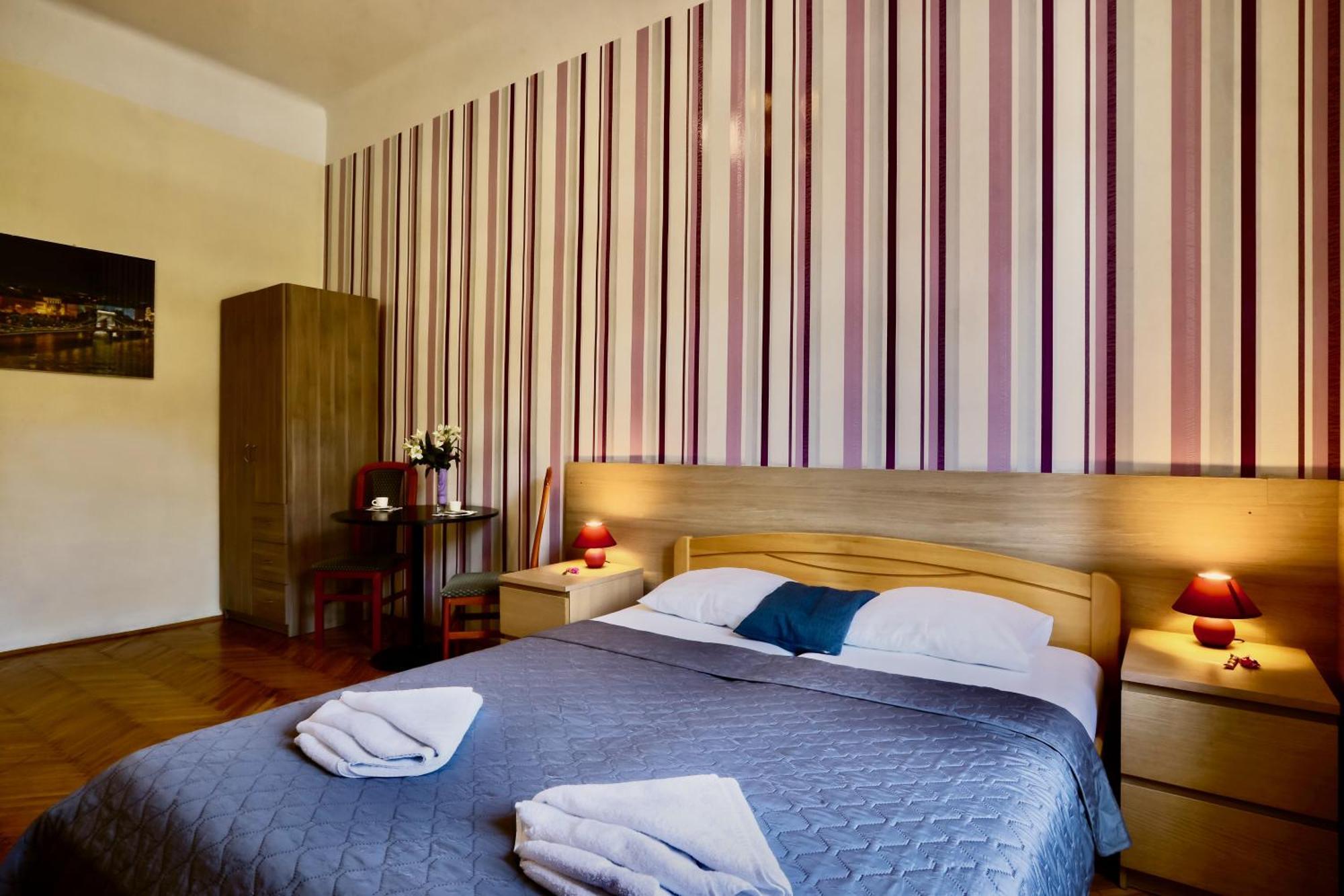 Chambre Double avec Salle de Bains Commune