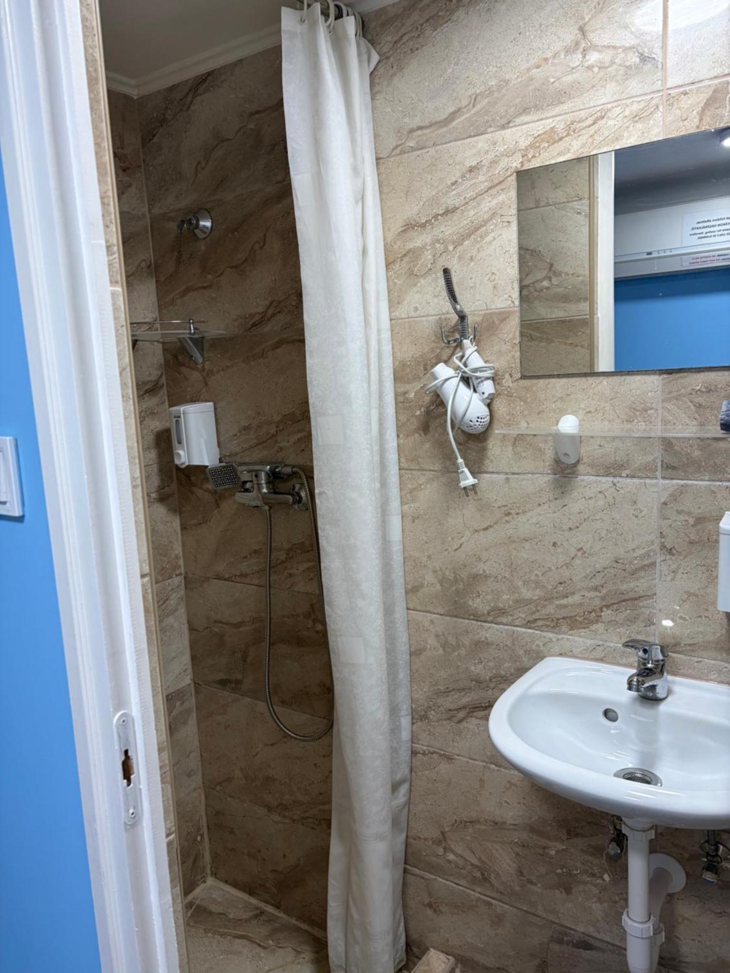 Chambre Simple avec Salle de Bains Privative