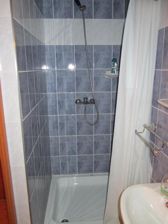 Chambre Lits Jumeaux avec Salle de Bains Privative