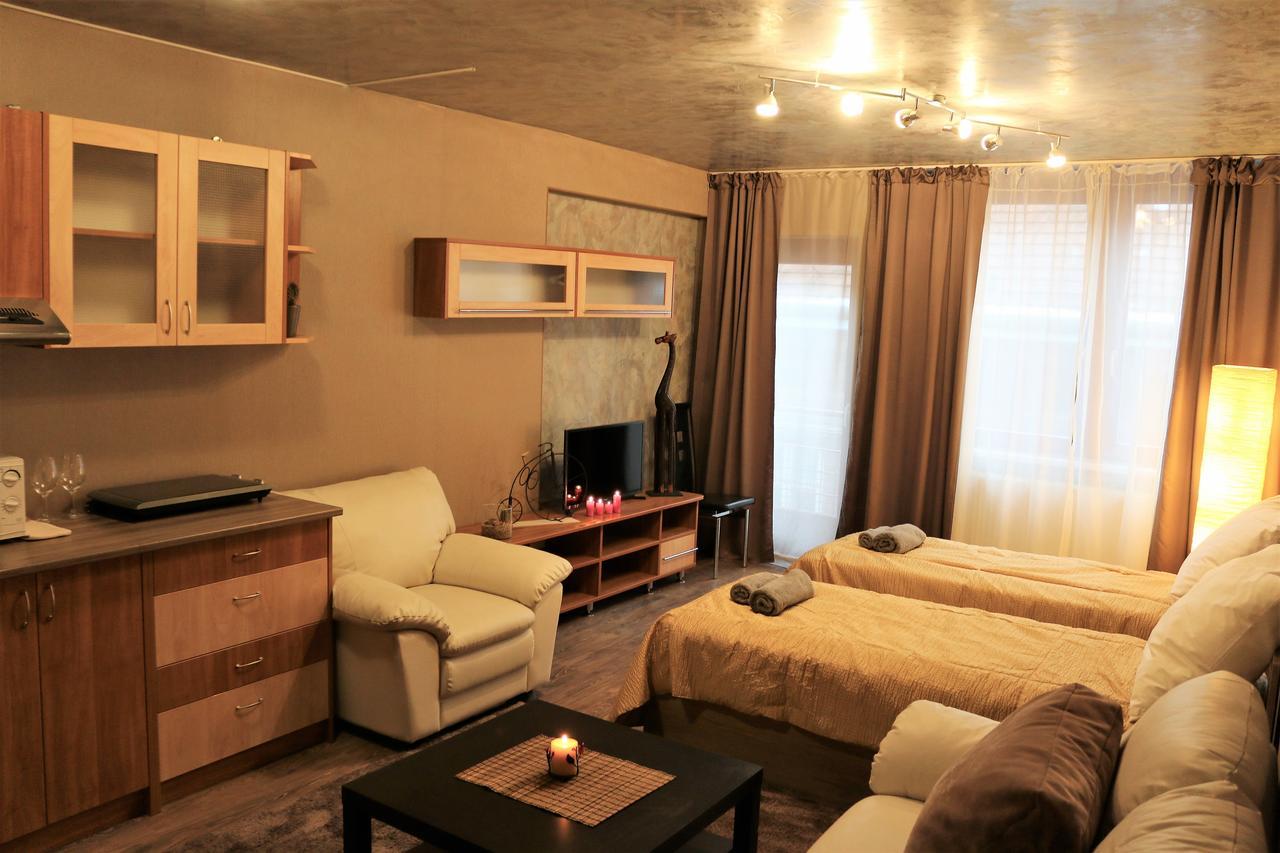 Studio Deluxe