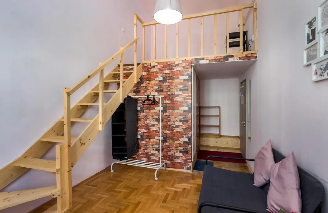 Budapest Three Cats Hostel-1