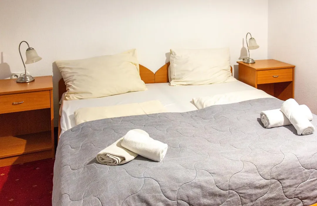 Broadway Guesthouse-1