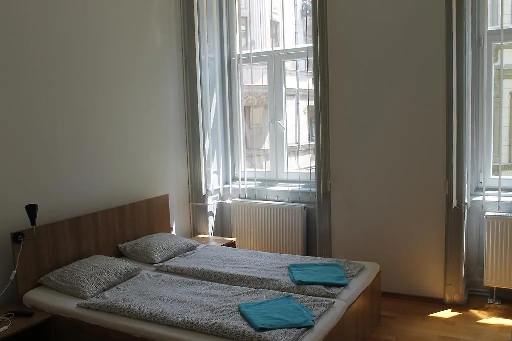 Capital Guesthouse Budapest-1