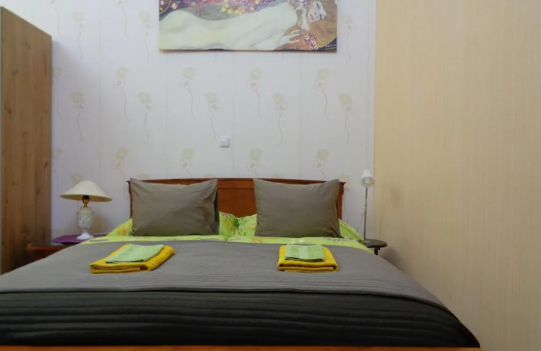 Budapest Guestrooms-1