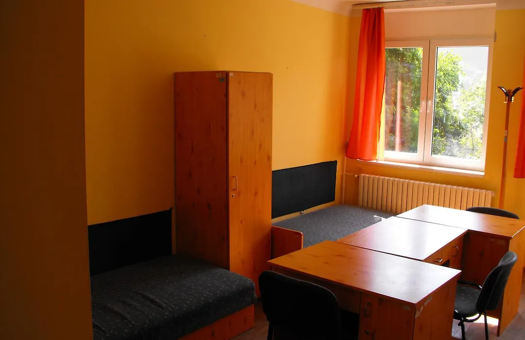 József Attila Guesthouse-1
