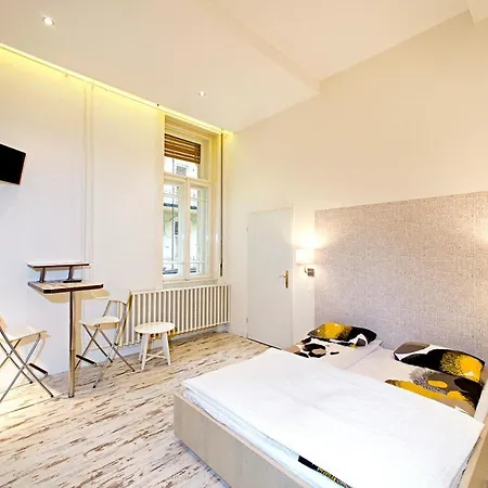 Central 5 Guest House-3