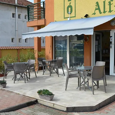 Alfréd Panzió-3