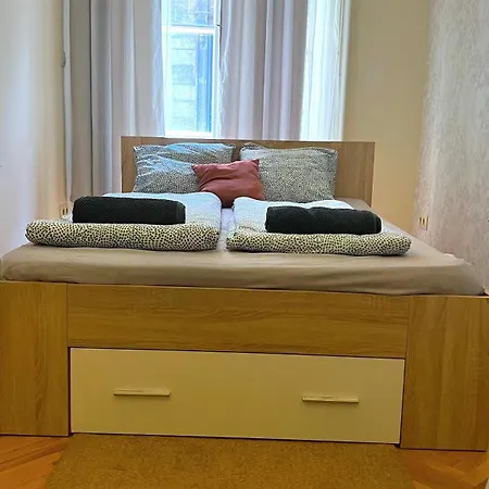 Best Of Guest House By Small Home Budapest-3
