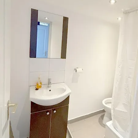 Synagouge Astoria Guest House-2