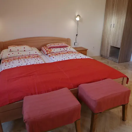 Budavar Bed And Breakfast-3