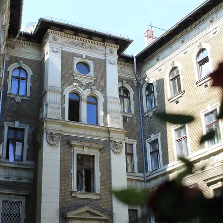 Omega Guesthouse Budapest-2