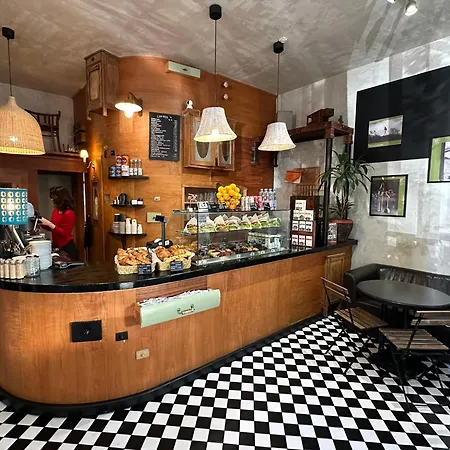 Broadway Guesthouse-3
