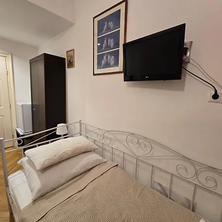 Budapest B&B Bed And Breakfast-3
