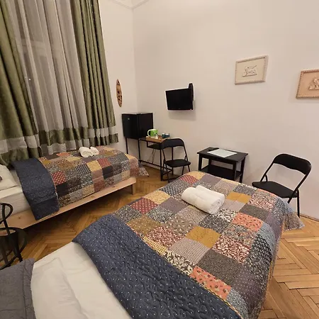 Budapest B&B Bed And Breakfast-2