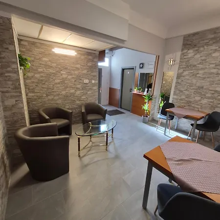 Eitans Guesthouse-3