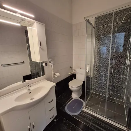 Eitans Guesthouse-2