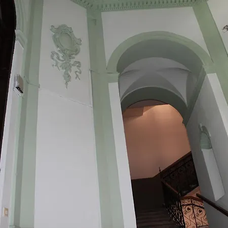 Capital Guesthouse Budapest-3